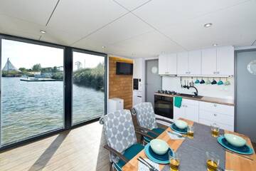 Фото номера Шале с двумя спальнями Ботели Houseboat г. Błotnik 9